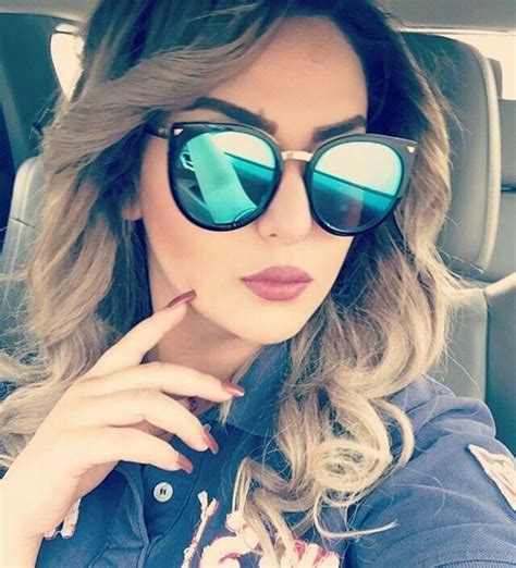 pin by 👑 yÉda qu33Ñ👑 on sunglasses girl with sunglasses mirrored