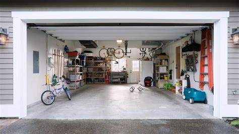 organized  car garage