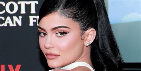 Kylie Jenner Donates 1 Million To Buy Face Masks And Protective