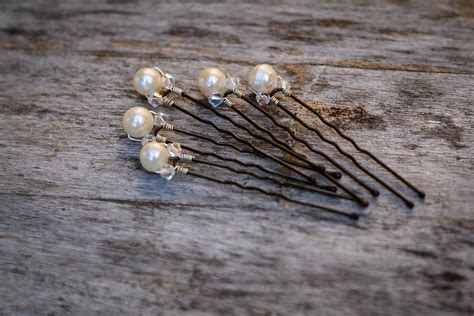 Thin Pearl Hair Vine With 5 Simple Pearl Hair Pins