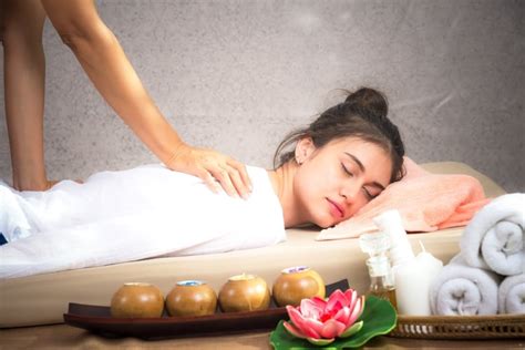 Massage Parlour In Bani Park Jaipur Provide Best Body Massage Services