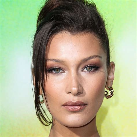 bella hadid poste son dernier  du met gala  enflamme instagram elle