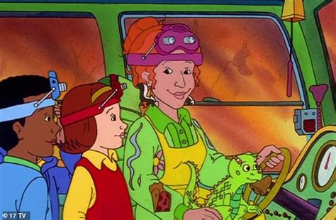 Elizabeth Banks Signs On To Play Ms Frizzle In Live Action Adaptation