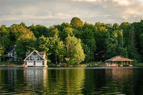 ontarios red hot cottage country housing market  face  frigid