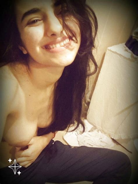 stunning nagpur teen leaked snapchat nude selfies indian nude girls