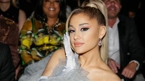 Ariana Grande Shows Off Stunning Vintage Look For Exciting Announcement