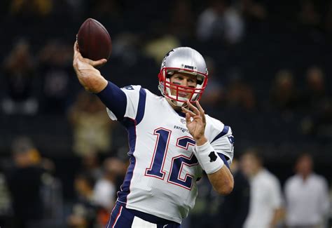 Tom Brady Throws First Touchdown Pass Of 2017 On 19 Yard Completion To