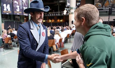 Heres What 134m Qb Aaron Rodgers Wore To Packers Welcome Back Luncheon