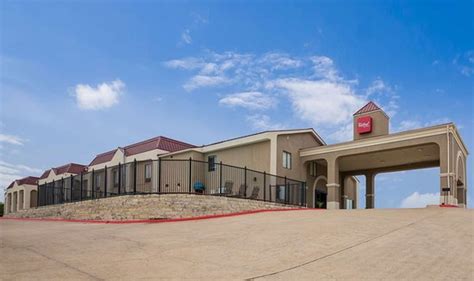 red roof inn suites austin east manor   prices hotel