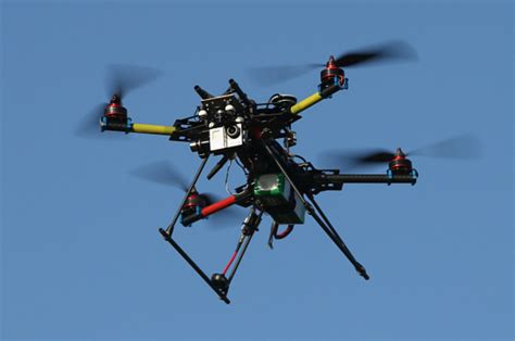 uae drone owners warned  flying   public