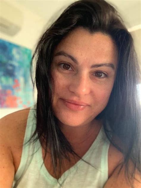 No Makeup And Beautiful 56 Women Share Their Bare Faced Selfies
