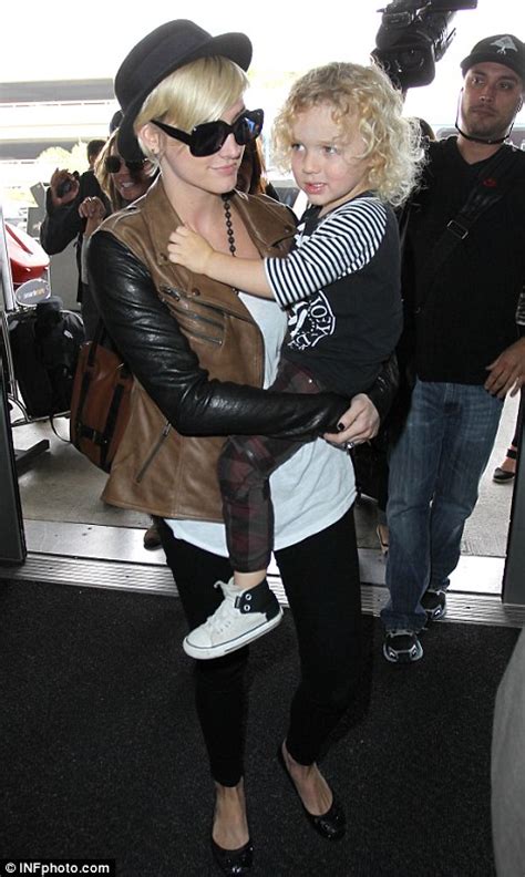 ashlee simpson s curly haired cutie bronx wears rock inspired outfit