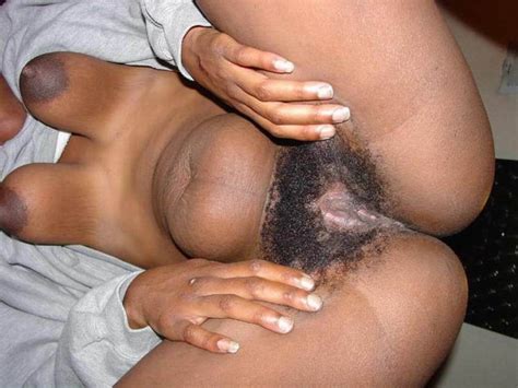 hairy african amateur babe gets fisted pichunter
