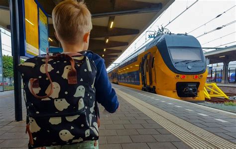 zo wordt een treinreis met je kind een feestje inclusief tips voor voordelig reizen tips