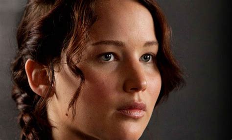 The Hunger Games Clip See Katniss’ Apple Shot Wired