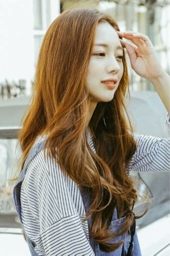 15 Korean Hairstyles For Women That Turn Heads [2023]