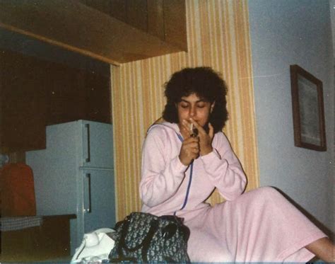 before internet 20 cool snaps show what girls often did at home in the