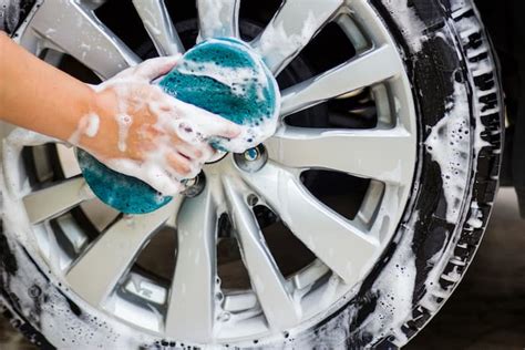 7 helpful tips for washing your car at home budget direct