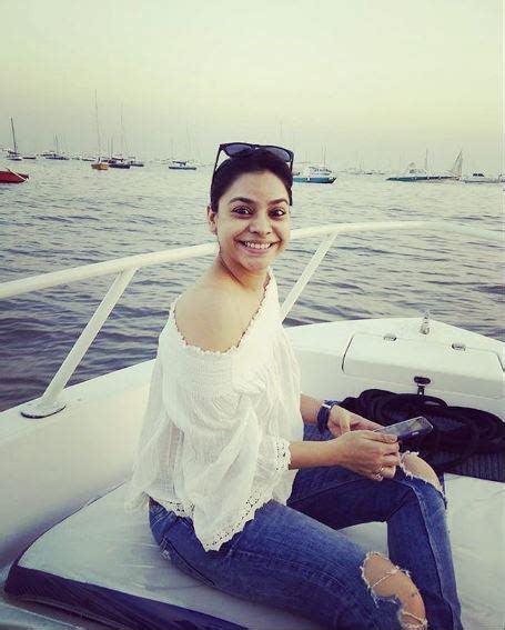 checkout sumona chakravarti s hot and bold pictures from sri lanka vacation
