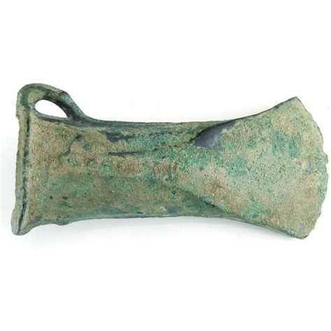 bronstijd socketed bijl met een lus  mm zeldzaam groot formaat bronstijd socketed bijl met