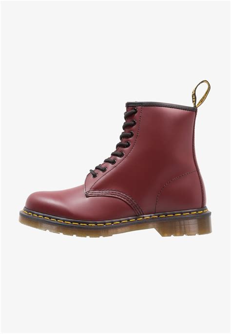 dr martens  boot veterboots cherry red rougedonkerrood