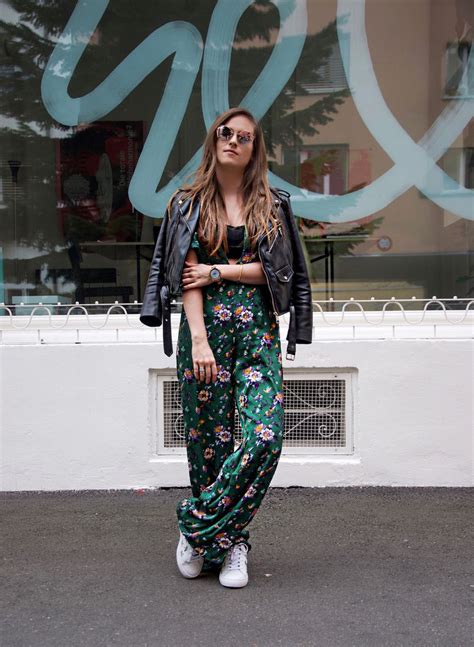 how to wear a jumpsuit like a style expert genealogy road show