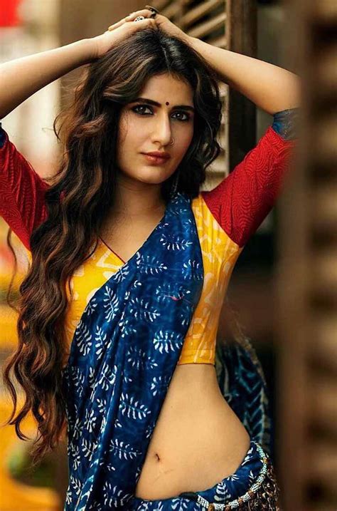 Fatima Sana Shaikh Looks Uber Sexy In A Saree