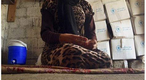 ما هي قصة الطفلة التي باعها داعش في سوق العبيد دنيا الوطن