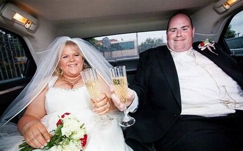 casal perde 152 quilos após vergonha das fotos de casamento minha
