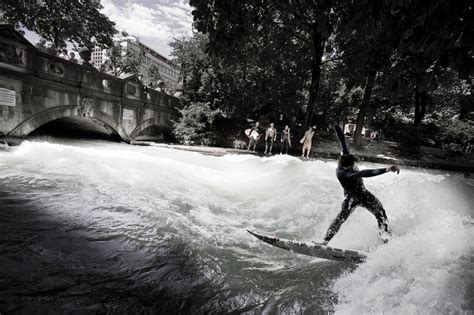 eisbach muenchen foto bild sport segel surf bootssportarten