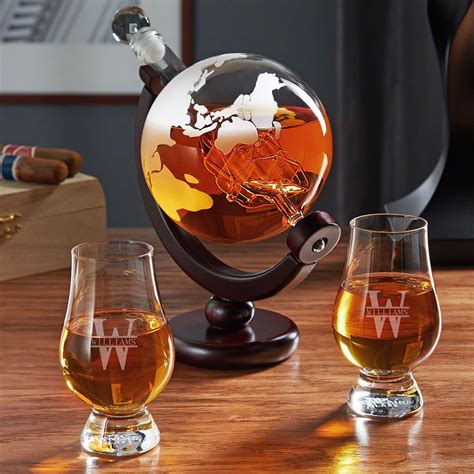 oakmont personalized globe decanter set with glencairn
