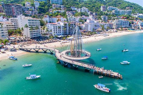 puerto vallarta  slowly starting  reopen  hopes  welcoming