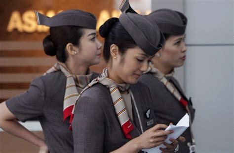 top 10 airlines with the best cabin crew business