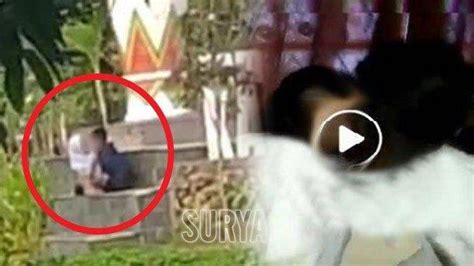 video viral sepasang remaja ciuman bibir di taman kali ngrowo tulungagung sebelumnya lebih