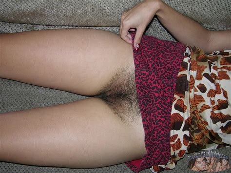 Amateur Indian With Hairy Pussy Named Nissa Poses Nude At