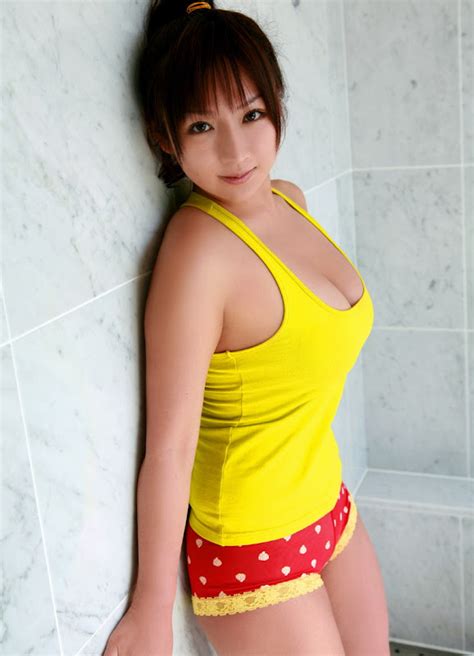 Japanese Hot Girls Yuzuki Aikawa Sexy Japanese Bikini 2