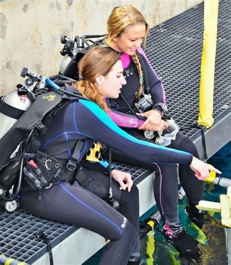 Pin By Polo Bolo On Women In Wetsuits And Scuba Gear Scuba Girl