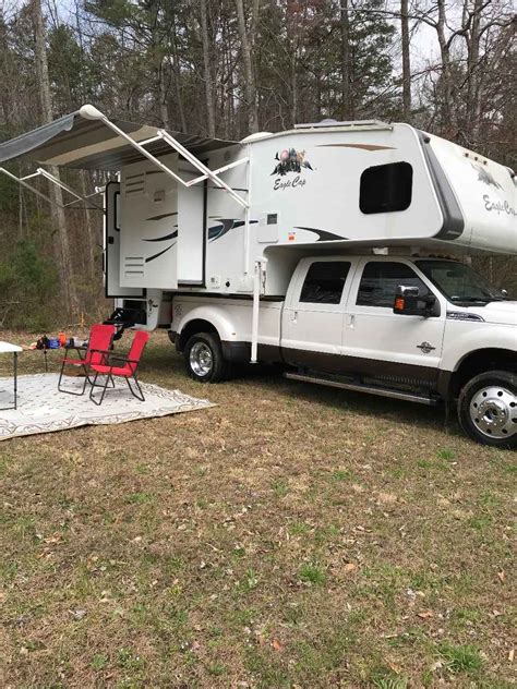 2017 Used Adventurer Lp Eagle Cap 1165 Truck Camper In