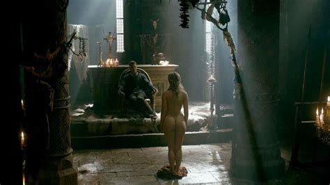 alicia agneson nude butt and tits in vikings