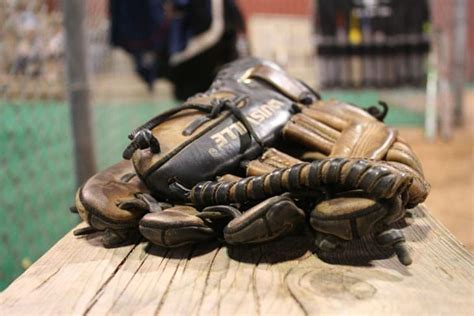 clean  softball glove  tips  improve  longevity