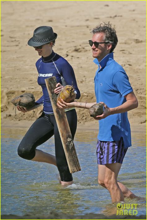 Anne Hathaway Beachtime Bliss With Shirtless Adam Shulman