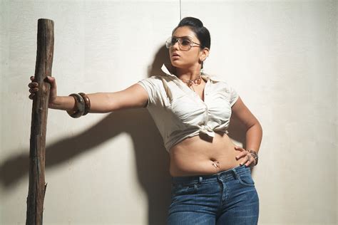 sab sexy actress namitha latest cute and spicy photo shoot gallery