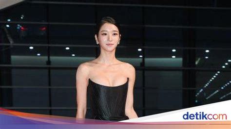 Seo Ye Ji Bergaun Belahan Dada Rendah Di Buil Film Awards