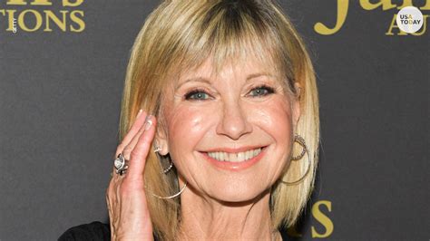 Olivia Newton Johns Daughter Shares Video From Duet With Her ‘mama