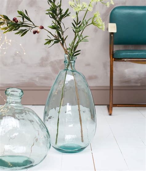 Beautiful Bottle Vases For Spring Blossoms And Beyond • Colourful