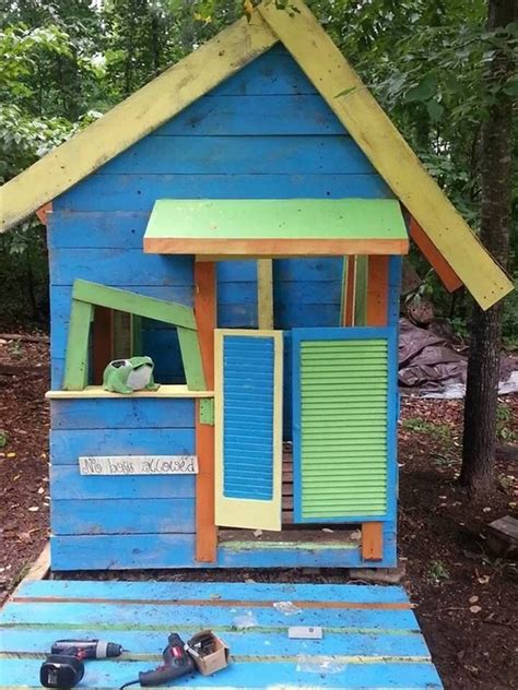 wood pallet playhouses  kids pallet wood projects