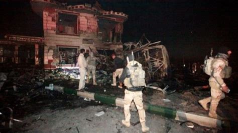بغداد کار بم دھماکے میں 11 افراد ہلاک، 50 زخمی bbc news اردو