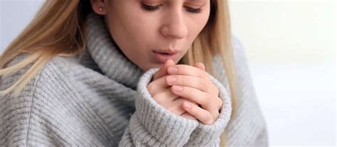 Perimenopause Feeling Cold What S Causing Your Cold Flushes Gen M