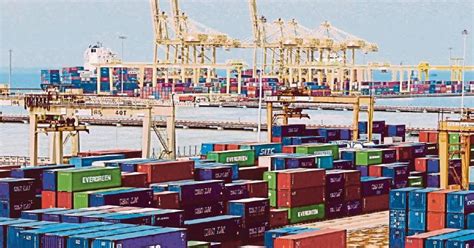 malaysias trade exports imports trade surplus  historic high   klse screener