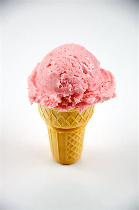 filestrawberry ice cream cone jpg wikimedia commons